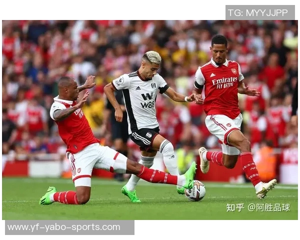 欧足联宣布对拜仁罚款七万欧因球迷在阿森纳客战中违规行为